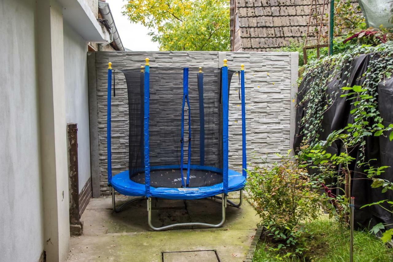 Salas-Dum Pro Spolecnou Dovolenou Az 11 Osob Exterior foto